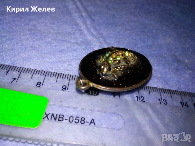 ЗЛАТИСТА МАСИВНА БРОНЗОВА с ЕМАЙЛ и ИСКРЯЩИ ФАСЕТИРАНИ КРИСТАЛИ АРТ ВИСУЛКА МЕДАЛЬОН с ГУЩЕРЧЕ 37006, снимка 14 - Колиета, медальони, синджири - 40684980