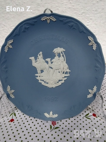 5 винтидж коледни чинии Wedgwood Jasperware, снимка 8 - Декорация за дома - 52545196