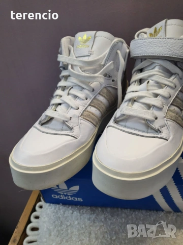 Бели кецки Adidas, снимка 2 - Маратонки - 53962006