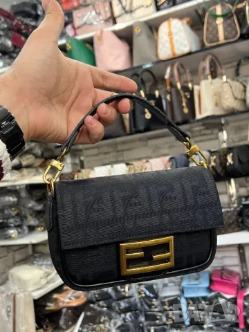 мини чанти fendi , снимка 2 - Чанти - 48919393