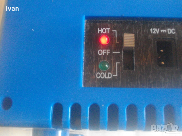Оригинален Немски Мини Хладилник-Висок Клас-12V/220V-WAEGO-С Осветление-Лимитирана Серия-Отличен, снимка 17 - Хладилници - 44632793