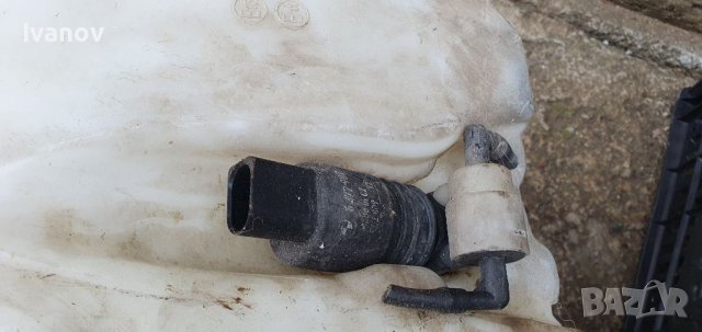 Казанче течност чистачки  за бмв е36 2.5л 5.0л, снимка 4 - Части - 38576848