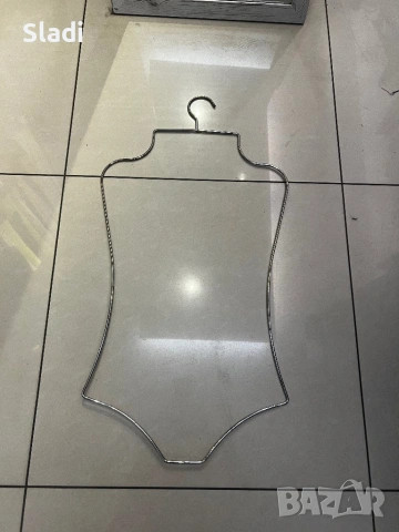 Закачалки, държачи