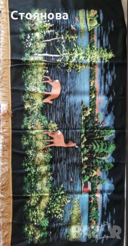 Ковьор 70х140 см.  рисуван с елен, сърна, върху черен вълнен плат , снимка 3 - Антикварни и старинни предмети - 35517232