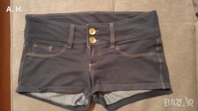 Къси панталони , снимка 1 - Къси панталони и бермуди - 33790971
