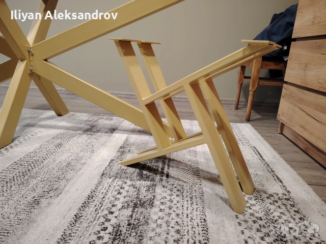 Метални крака за холна маса