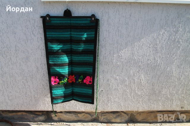 Неизползвана вълнена престилка без дупки