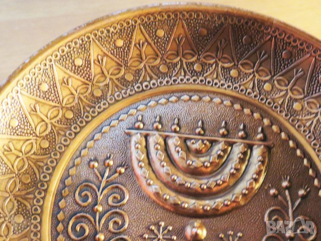 Старинна медна чиния с МЕНОРА, ханука  медно пано - еврейски седемсвещник- внос от Израел, Йерусалим, снимка 2 - Антикварни и старинни предмети - 34280371