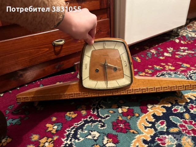 Настолен часовник, снимка 2 - Антикварни и старинни предмети - 53075933