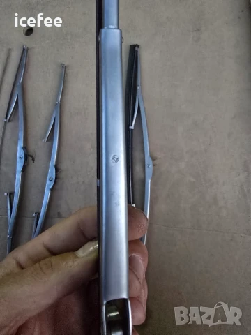 Чистачки Mercedes W114 W115, снимка 4 - Части - 50538877