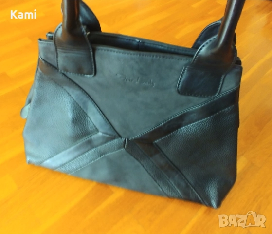 Черна чанта, снимка 5 - Чанти - 52835751