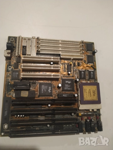 Дънна платка АТ Intel с процесор IBM 6х86 PR200 за ретро компютър
