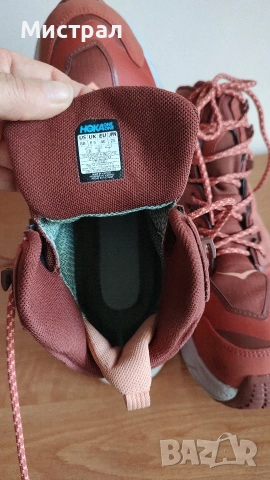 Перфектни туристически обувки Hoka, номер 40, снимка 5 - Спортна екипировка - 54159744