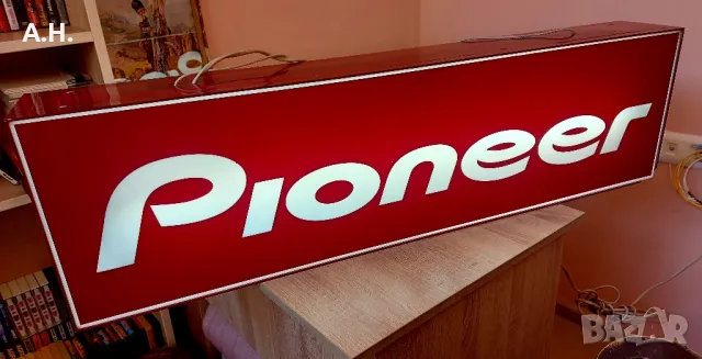 Pioneer - Голяма светеща рекламна табела