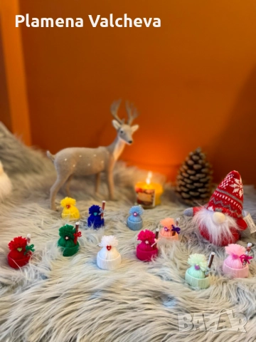 Цветни и свежи мини шапчици с Коледни късмети