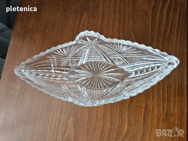 Нежна кристална купа , снимка 3 - Антикварни и старинни предмети - 49233827