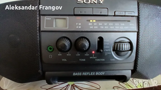 SONY CFD - V 10 CD RADIO CASSETTE CORDER, снимка 2 - Радиокасетофони, транзистори - 56171651
