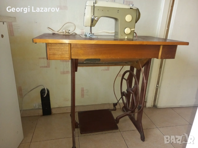 Немска крачна шевна машина TEXTIMA , снимка 2 - Шевни машини - 53904114