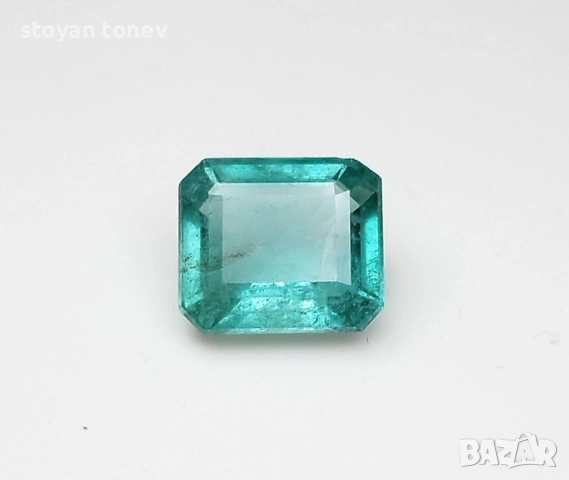 Балансиран изумруд в искрящо зелено 1.88кт. ! Сертифициран! Нов!