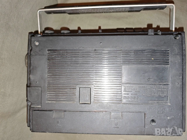 Продавам касетофон Hitachi trk 5600E, снимка 5 - Радиокасетофони, транзистори - 54071657