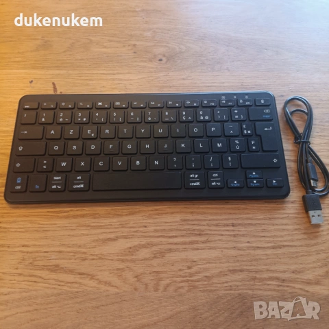 Мини безжична Bluetooth клавиатура AZERTY – френска подредба, USB-C, черна, снимка 8 - Клавиатури и мишки - 53382138