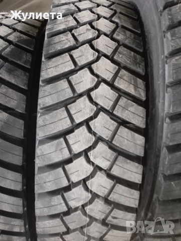 Bridistone 13R22.5 Товарен камион , снимка 2 - Аксесоари и консумативи - 51985683