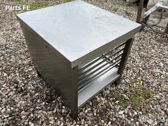 Професионална работна маса база гастро норма 1/1 , снимка 3 - Обзавеждане на кухня - 53059422