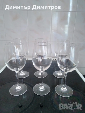 Продавам чаши за вино.