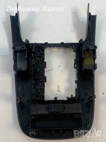 Централен панел скоростен лост бутон ESP Аudi A5 десен волан (08-12г.) 8K0864261 8K0959673, снимка 2 - Части - 50817421