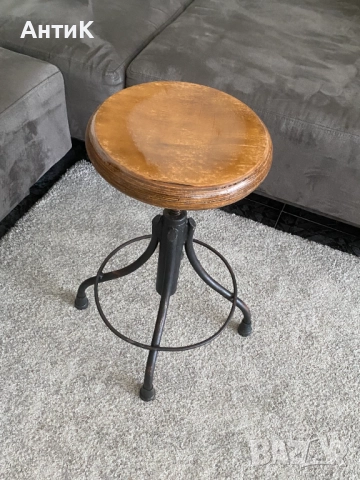 Индустриално Винтидж Столче на Винт, снимка 7 - Антикварни и старинни предмети - 52489131