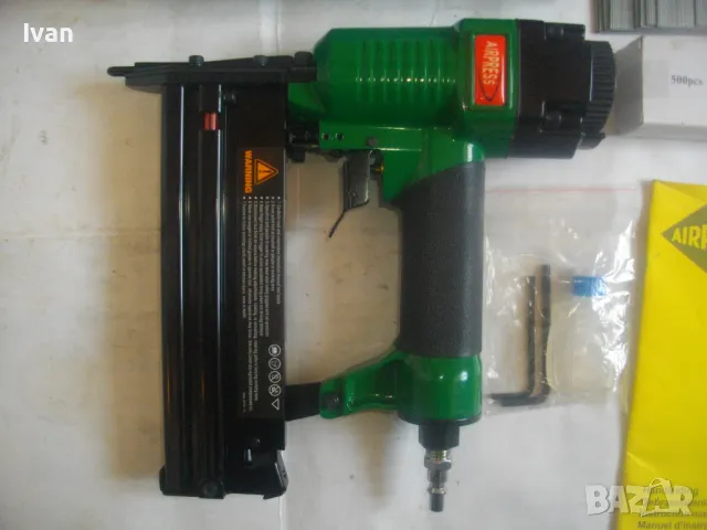 НОВ НИДЕРЛАНДСКИ ОРИГИНАЛЕН ГОЛЯМ КОМБИНИРАН ТАКЕР 2010г. СКОБИ ПИРОНИ ДО 50мм , снимка 8 - Други инструменти - 49427187