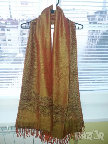 Дамски широк зимен шал с ресни