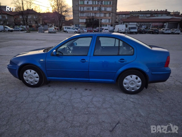 Продавам VW Bora 2.0 Бензин, снимка 4 - Автомобили и джипове - 53877848