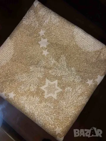 Коледна покривка 🇩🇪, снимка 2 - Покривки за маси - 48245994