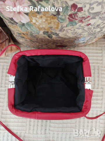 Дамска чанта, снимка 5 - Чанти - 36386324