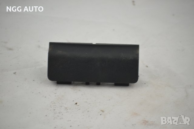 черна пластмаса за централната конзола отзад Ауди А4 Б7, снимка 1 - Части - 37793775