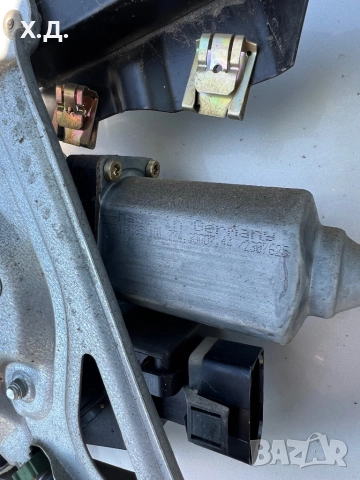 Преден ляв ел. Стъклоповдигач Ауди А4 Б5 седан 96г, снимка 3 - Части - 51736706