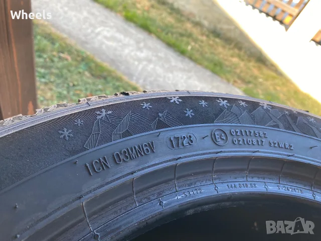4бр. Зимни гуми 215/55/17 Semperit Speed-Grip 5 98V XL DOT1723, снимка 8 - Гуми и джанти - 56057248