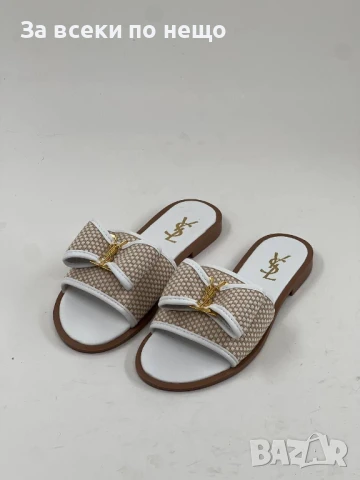 Yves Saint Laurent Дамски Бели Чехли Код E505