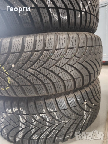 4бр.зимни гуми 215/60/16 Semperit, снимка 9 - Гуми и джанти - 53931582