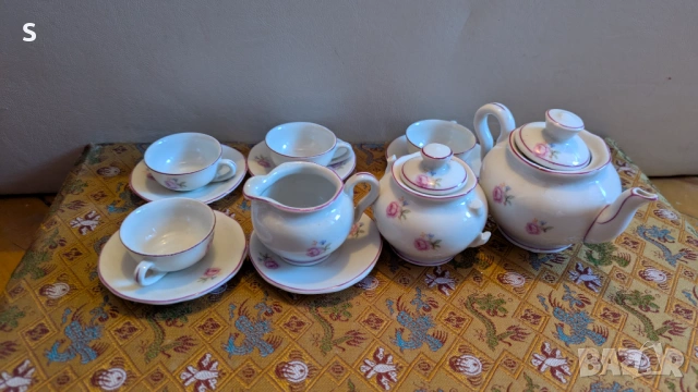 Порцеланов сервиз 