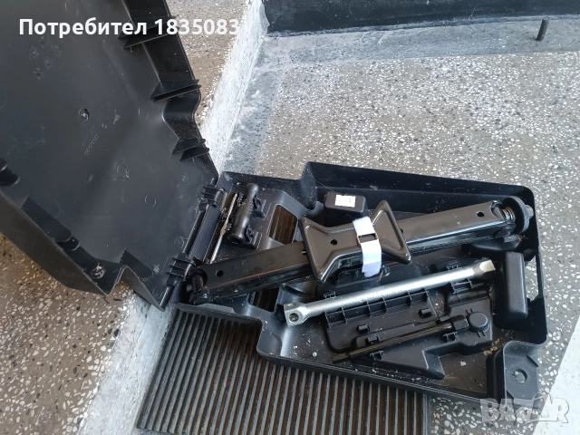 Оригинален крик и инструменти за Fiat Ducato, Peugeot Boxer, Citroen Jumper, снимка 2 - Аксесоари и консумативи - 52513052