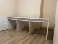 Две работни бюра, снимка 1