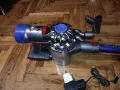 Продавам много добра Dyson V7 почистена прахосмукачка с отлична батерия и аксесоари, снимка 2