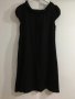 Маркова Н&М рокля с къс ръкав, джобове и ефектна якичка в черно, снимка 1 - Рокли - 31106800