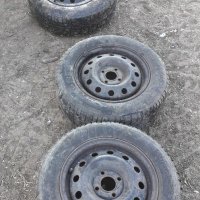 Продавам 3 бр зимни гуми с джанти 14 цола от рено лагуна, снимка 1 - Гуми и джанти - 31132574