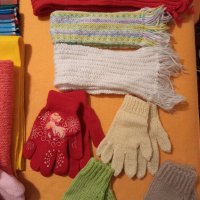 Продавам детски шапки, шалчета и ръкавици., снимка 4 - Шапки, шалове и ръкавици - 35119821