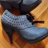 Дамски обувки Feud 38 номер с авангарден ток , снимка 1 - Дамски обувки на ток - 31983701