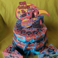 Картонена торта модел Пламъчко и машините, снимка 1 - Други - 34565116