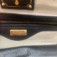Prada vintage оригинална дамска чанта, снимка 5 - Чанти - 40225619